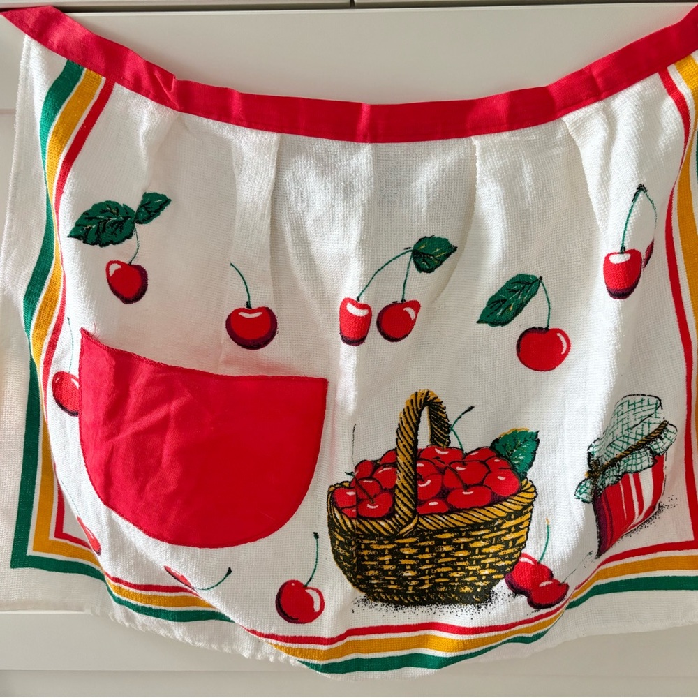 Retro Style Cherry Print Half Apron with Pocket 100% Cotton Made in Brazil